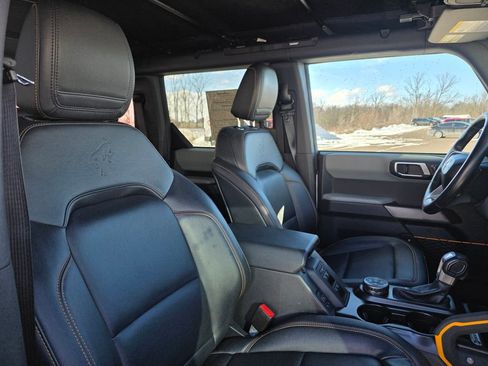 Used 2023 Ford Bronco Badlands w/ Sasquatch Package AWD/4WD image 38