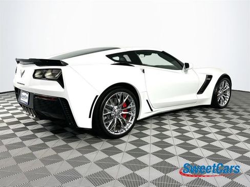 Used 2015 Chevrolet Corvette Z06 w/ 3LZ Preferred Equipment Group RWD image 7