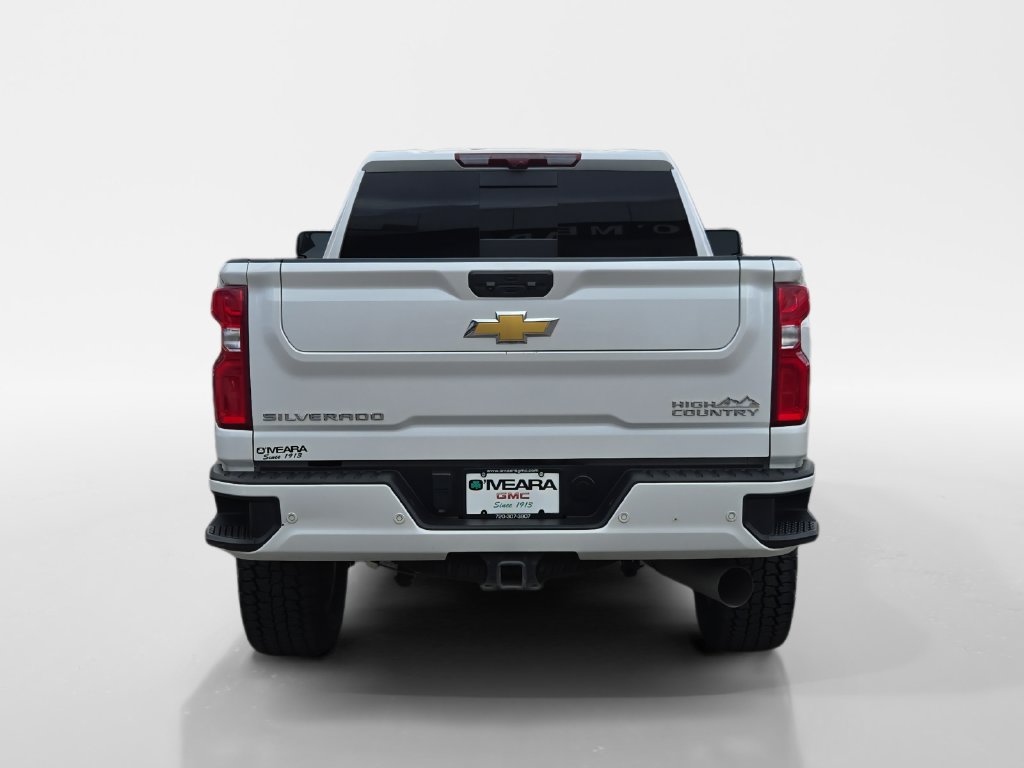 Used 2024 Chevrolet Silverado 2500 High Country w/ High Country Premium Package AWD/4WD image 5
