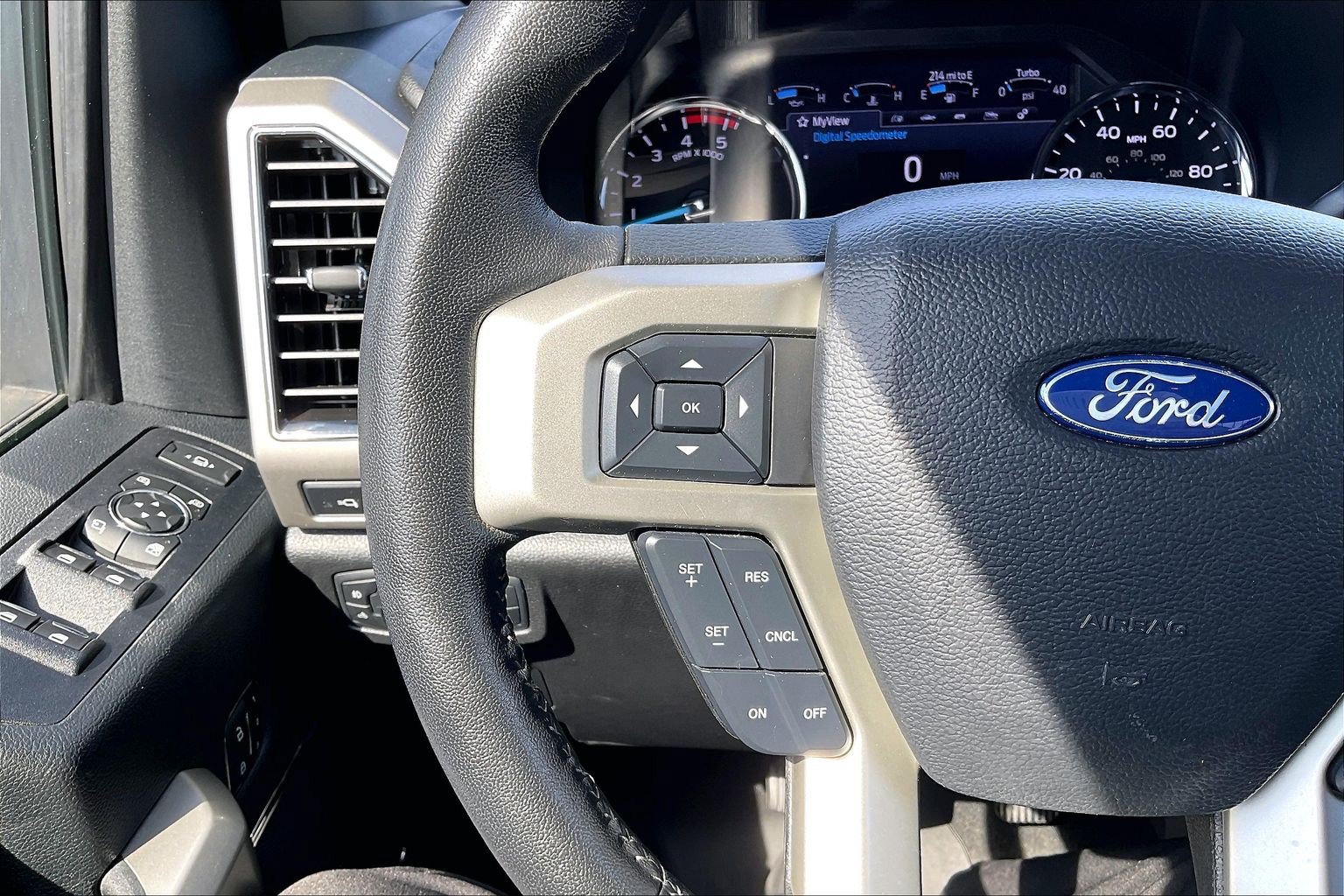 Used 2021 Ford F350 Lariat w/ Chrome Package AWD/4WD image 18