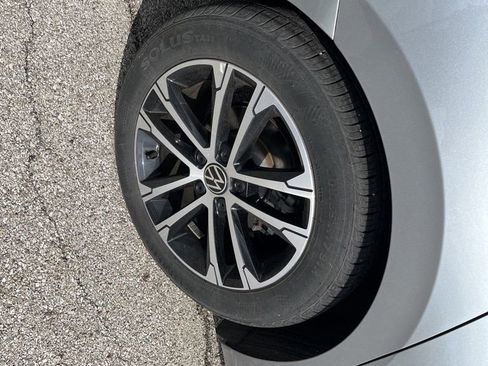 Used 2025 Volkswagen Jetta Sport image 15