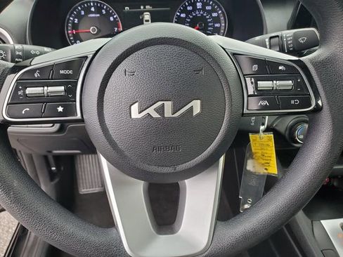 Used 2024 Kia Forte LXS w/ LXS Technology Package image 17