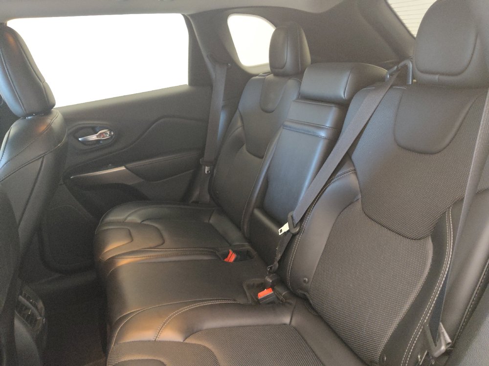 Used 2019 Jeep Cherokee Limited AWD/4WD image 18
