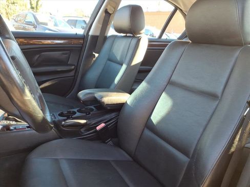 Used 2005 BMW 325i Sedan image 17