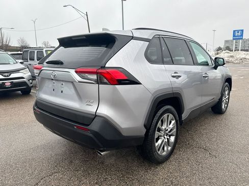 Used 2023 Toyota RAV4 XLE Premium image 9
