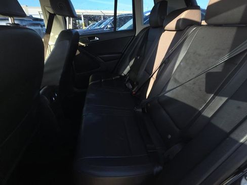 Used 2016 Volkswagen Tiguan S image 14