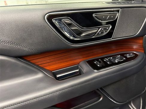 Used 2024 Lincoln Navigator Reserve w/ Monochromatic Package image 39