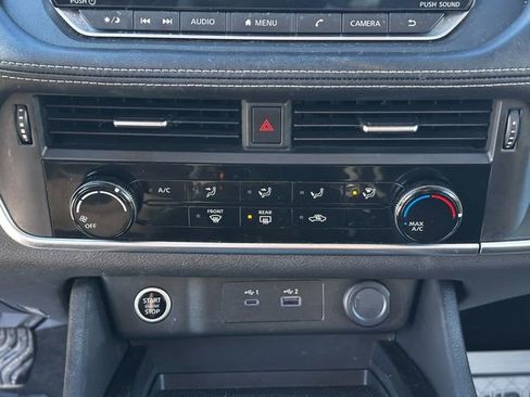 Used 2023 Nissan Rogue S image 17