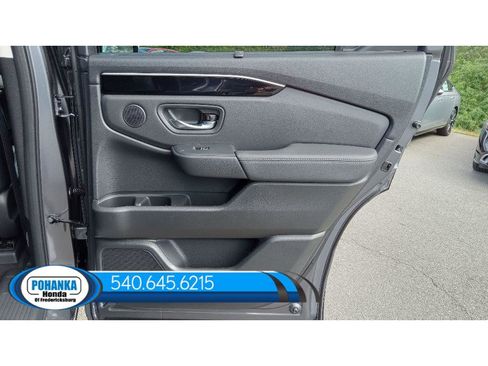 New 2025 Honda Pilot Touring image 42