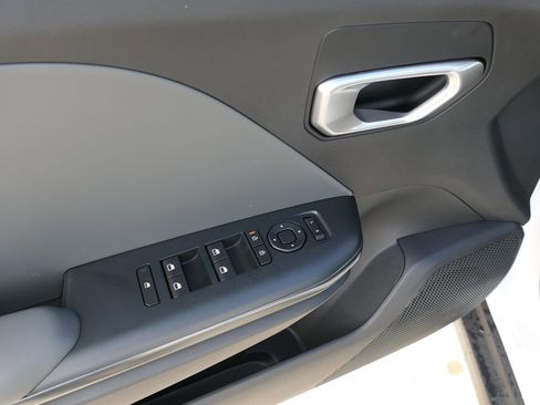 New 2025 Kia K4 LXS image 12