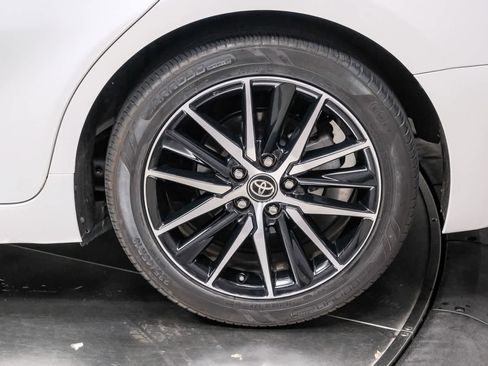Used 2023 Toyota Camry SE w/ Convenience Package FWD image 16