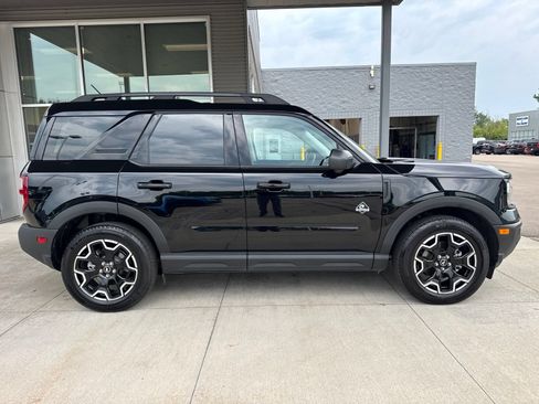 Certified 2025 Ford Bronco Sport Outer Banks w/ Outer Banks Tech Package+ AWD/4WD image 9