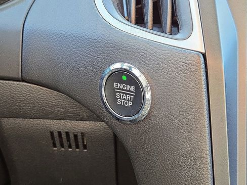 Used 2024 Ford Edge SEL image 32