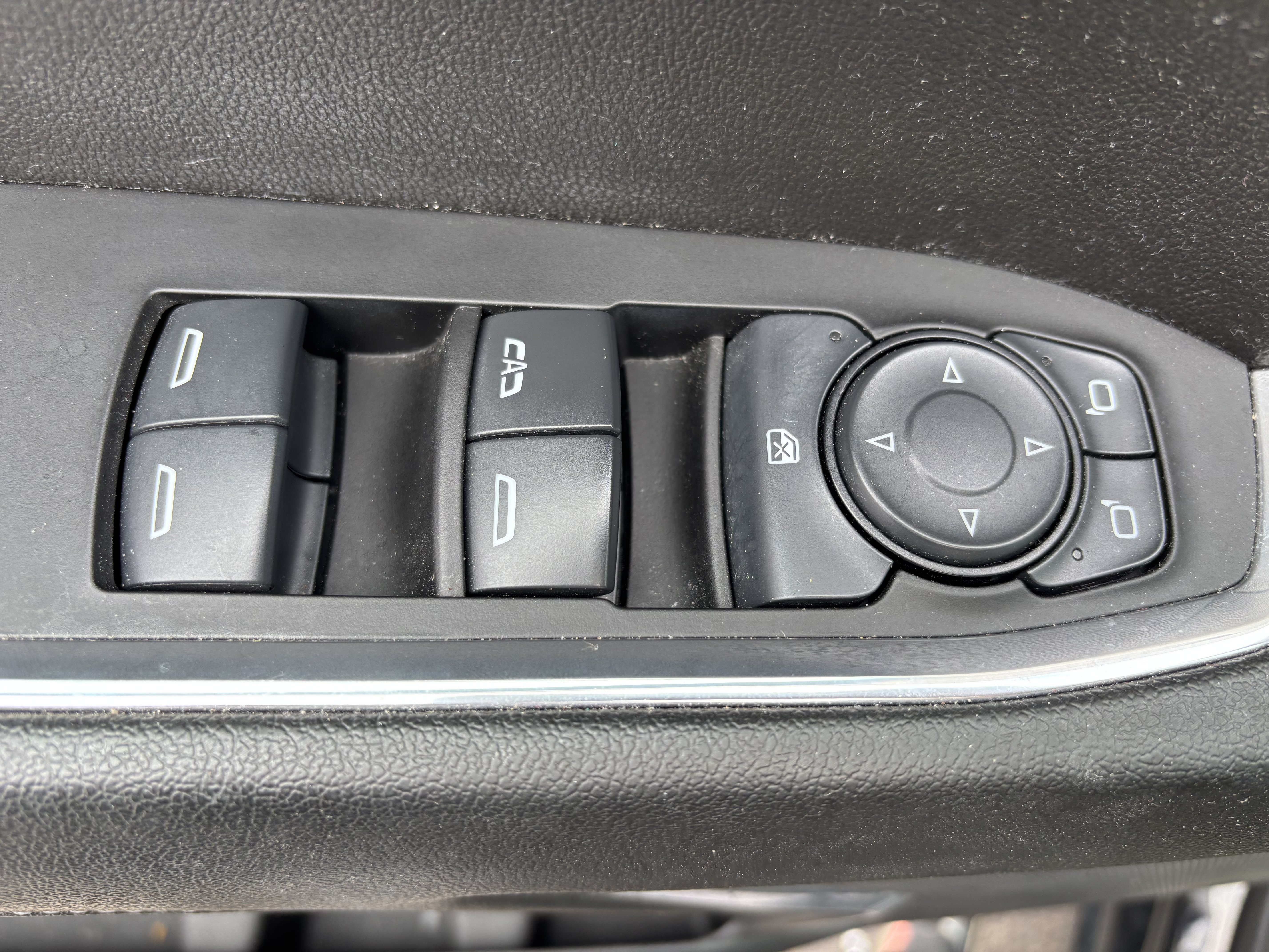 Used 2024 Chevrolet Silverado 1500 LT AWD/4WD image 16
