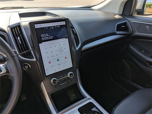 Used 2024 Ford Edge SEL image 20