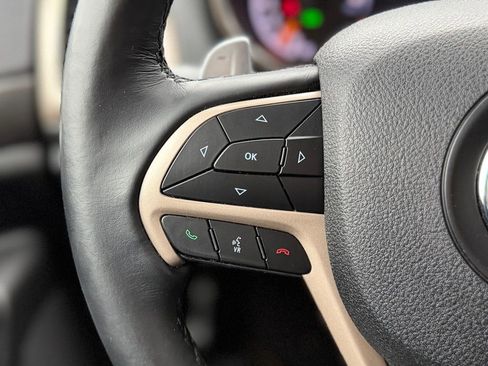 Used 2017 Jeep Grand Cherokee Laredo w/ Quick Order Package 23E image 6