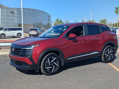 Certified 2025 Nissan Kicks SV image 2