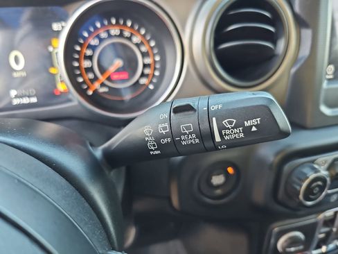 Used 2021 Jeep Wrangler Unlimited Sport image 19