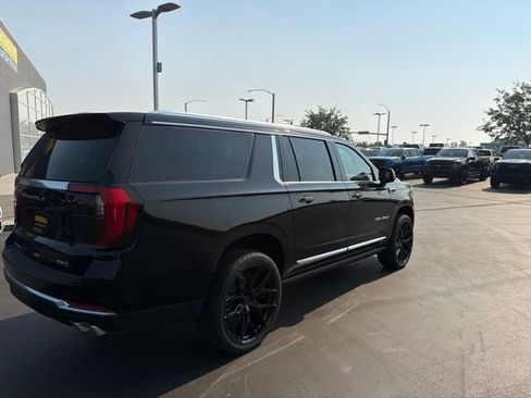 Used 2026 GMC Yukon XL Denali w/ Sun & Power Step Package AWD/4WD image 2