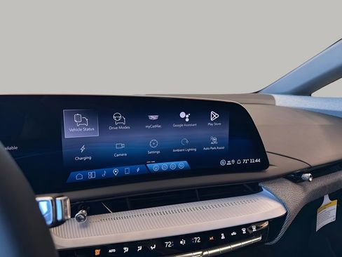 New 2026 Cadillac Optiq Luxury 1 image 32