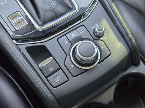 Used 2018 MAZDA CX-5 Touring w/ Preferred Equipment Package image 16