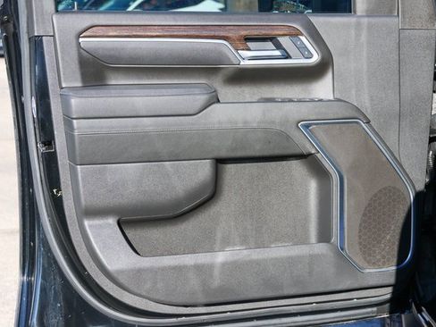 Used 2025 GMC Sierra 2500 SLE w/ SLE Value Package; image 10