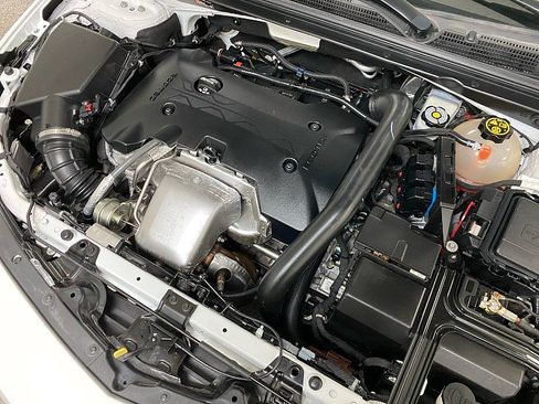 Used 2020 Chevrolet Malibu Premier image 16