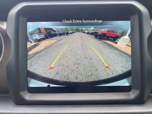 Used 2022 Jeep Wrangler Unlimited Sport AWD/4WD image 38
