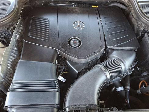 Used 2025 Mercedes-Benz GLE 350 4MATIC w/ Driver Assistance Package image 28