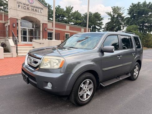 Used 2011 Honda Pilot Touring image 1
