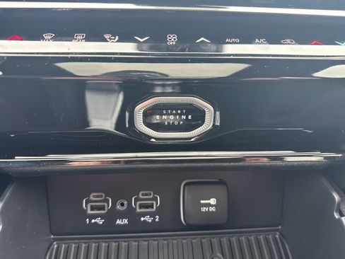 New 2026 Jeep Grand Cherokee Limited AWD/4WD image 18