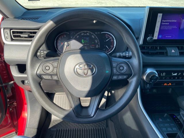 Certified 2025 Toyota RAV4 XLE AWD/4WD image 5