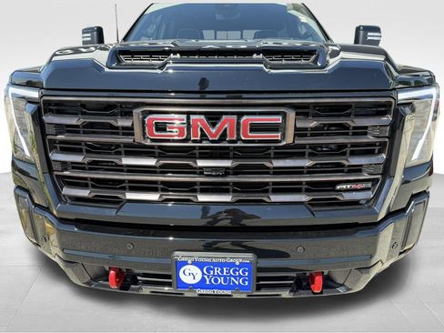 Used 2025 GMC Sierra 2500 AT4X AWD/4WD image 10