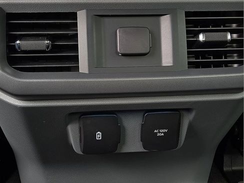 Used 2025 Ford F150 XLT w/ Equipment Group 302A MID image 9