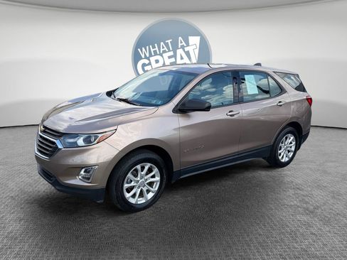 Used 2018 Chevrolet Equinox LS AWD/4WD image 8
