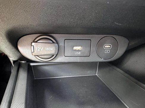 Used 2025 Hyundai Elantra SE FWD image 24