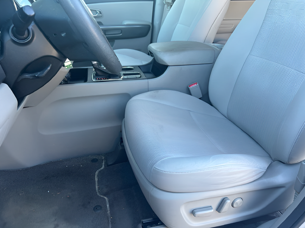 Used 2019 Kia Sedona LX FWD image 14