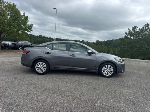 Used 2025 Nissan Sentra S FWD image 4