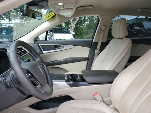 Certified 2020 Lincoln Nautilus Premier w/ Equipment Group 101A image 19