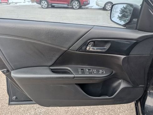 Used 2014 Honda Accord Sport image 9