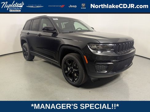 Used 2025 Jeep Grand Cherokee Altitude image 1