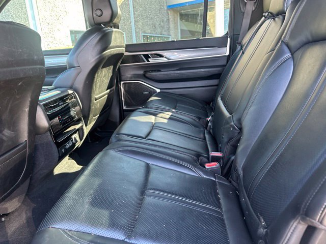 Used 2022 Jeep Wagoneer Series I AWD/4WD image 12