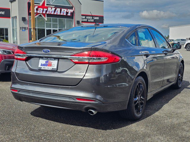 Used 2018 Ford Fusion SE w/ Fusion SE Technology Package FWD image 3