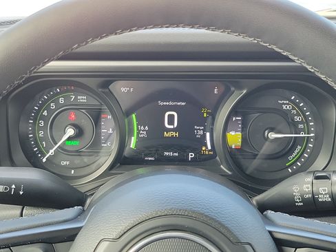 Used 2025 Jeep Wrangler Unlimited Rubicon 4xe w/ Safety Group AWD/4WD image 19