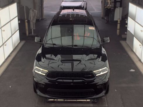 Used 2023 Dodge Durango R/T w/ Tow 'N Go Package AWD/4WD image 2