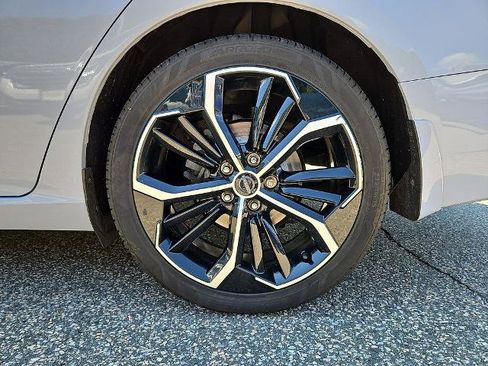 Certified 2023 Nissan Altima 2.5 SR FWD image 9