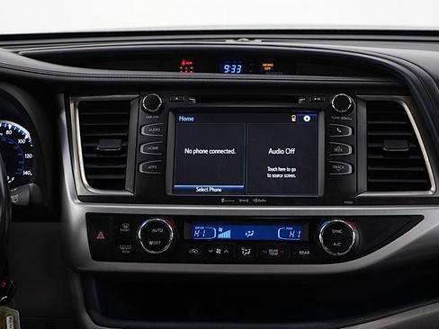 Used 2017 Toyota Highlander Plus image 15