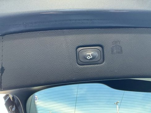 Used 2023 Ford Edge ST image 18