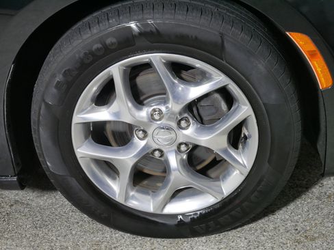 Used 2018 Chrysler Pacifica Limited FWD image 15