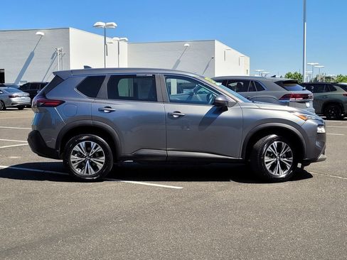 Used 2023 Nissan Rogue SV FWD image 5